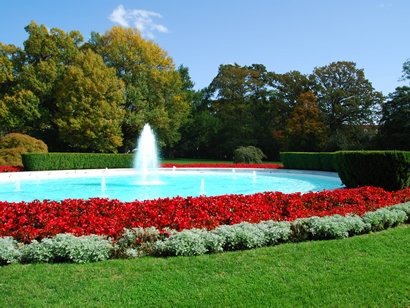 fantana de la casa alba se caracterizeaza prin simplitate